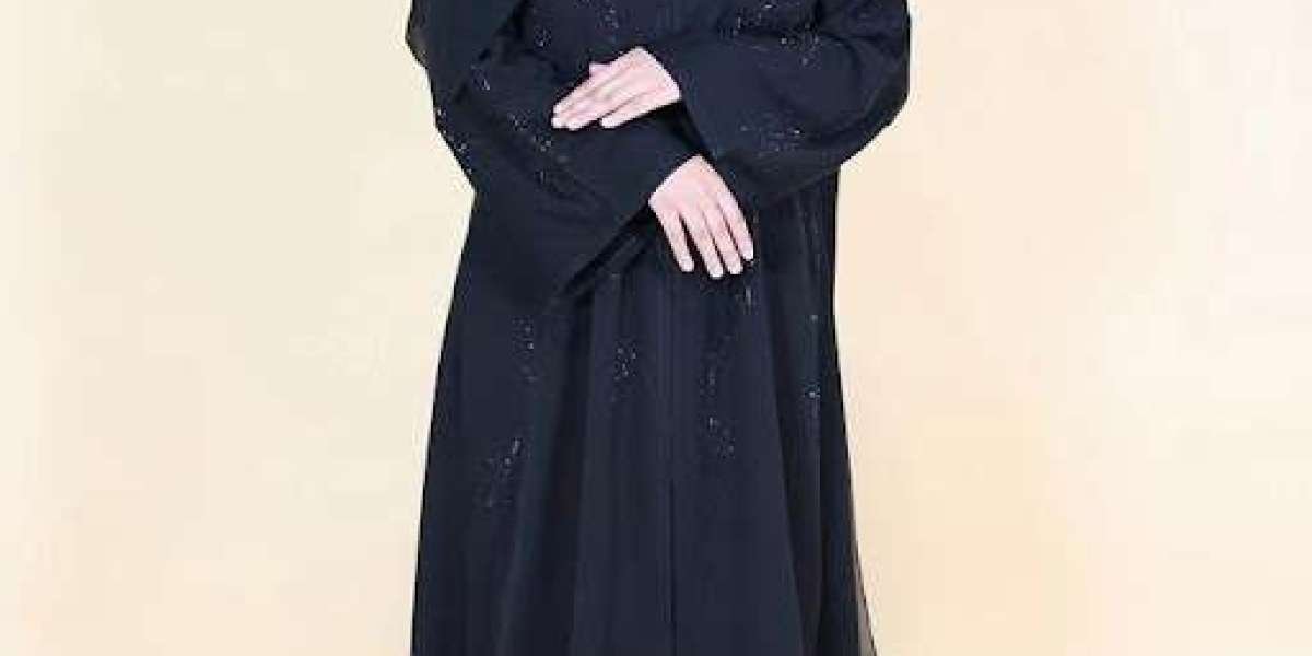 Season-Ready Abaya Outfits: From Winter to Spring