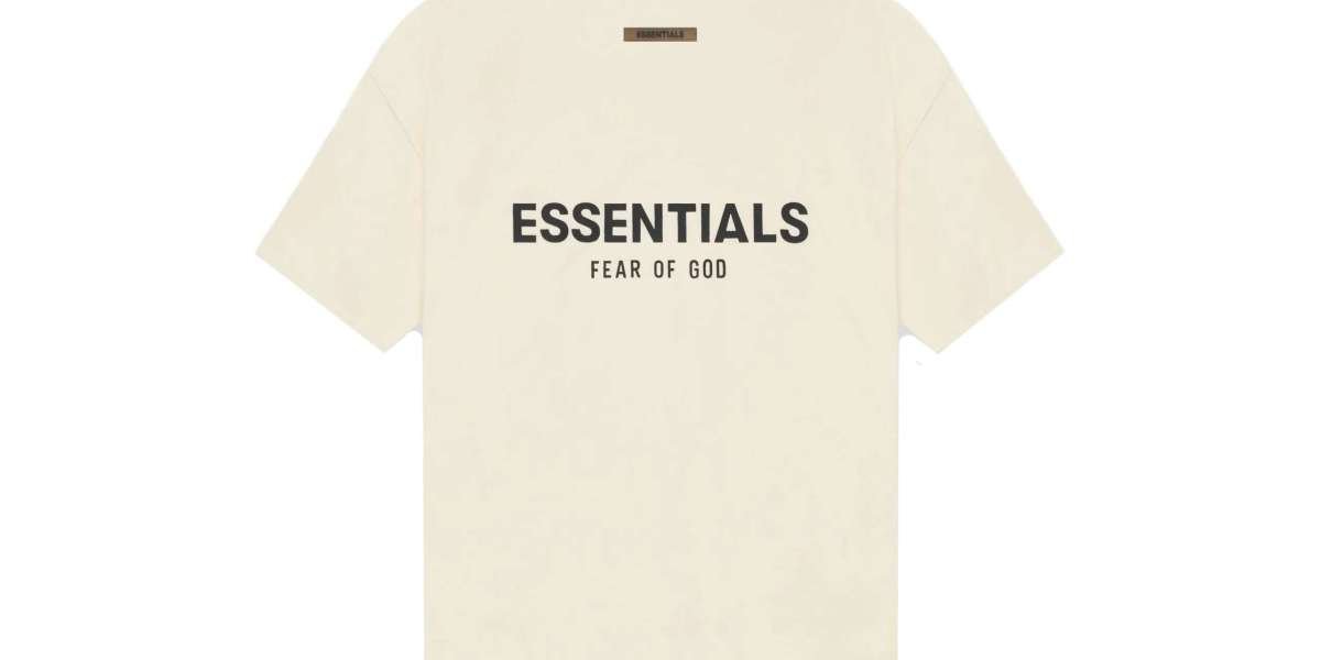 Essentials T-Shirt Guide: Trendy Looks for All Days